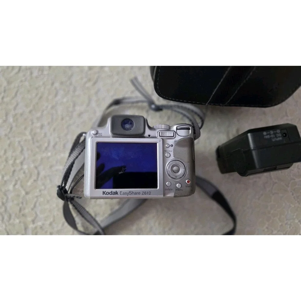 Kodak EasyShare Z612 Digital Camera 12X Zoom - Chargers & SD Card - Fully Tested